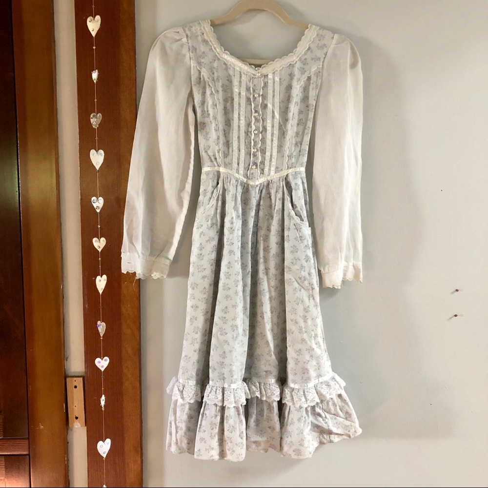 Perfect pale pastel Girls Gunne Sax prairie dress